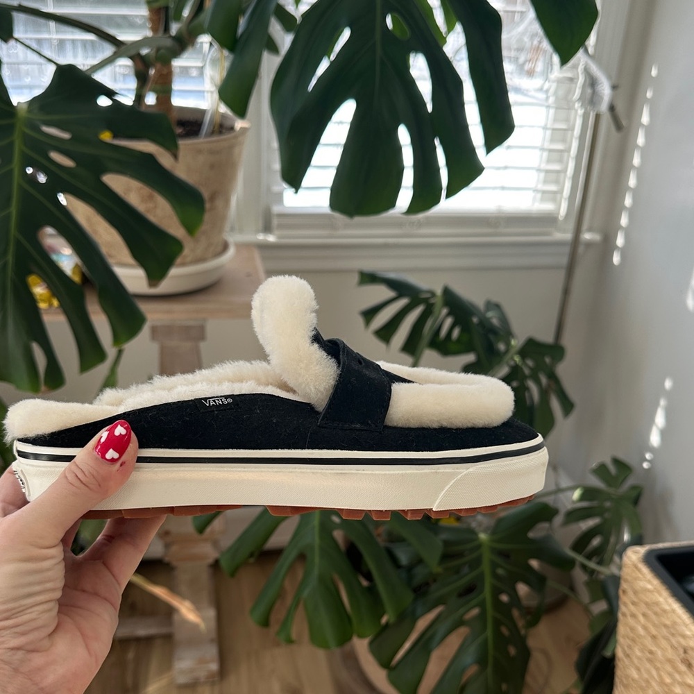 Vans Women's Cozy Black and Cream  Mules Sneakers W10.5 - Picture 4 of 9